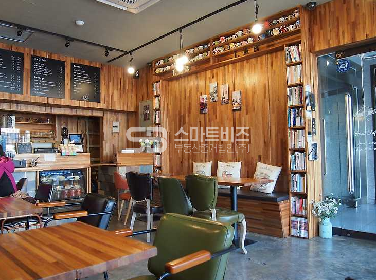 서울 은평구 응암동 은평구청사거리 구,은평세무서 옆 건물 성업중인 카페 월세 매물번호 13945 사진 2